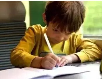 怎么教孩子写作业最好方法 154ZLM8.jpg