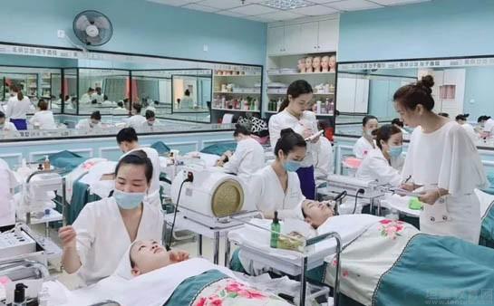 半岛体育,半岛体育官方网站,百家乐棋牌返水最高平台,半岛体育官网入口链接保定保开技工学校