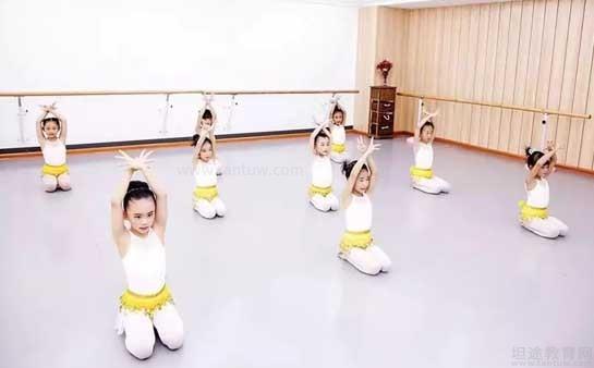 济南央馨舞蹈