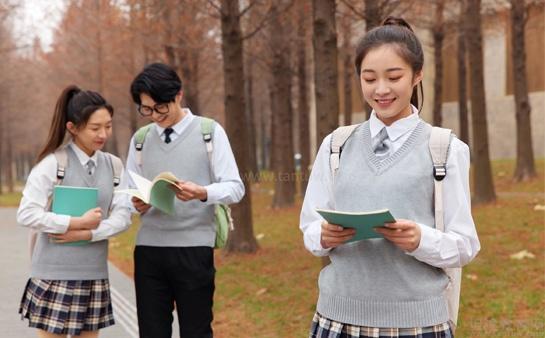 苏州外国语幼儿园学费_苏州中加枫华国际学校学费_双语幼儿园收费