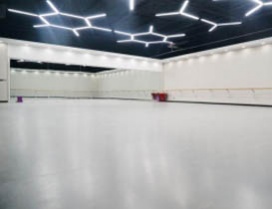 整洁的舞蹈练习室