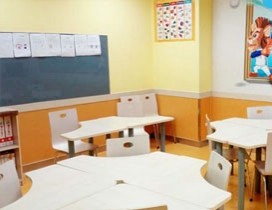 色彩靓丽的教室