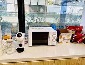 整洁的茶水间