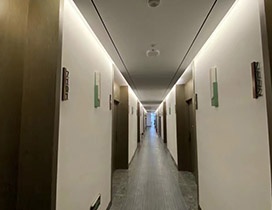 干净整洁的宿舍走廊