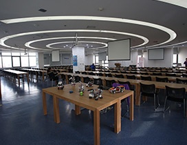 宽敞整洁的教学大厅