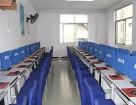 新实物计算机教室