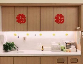 明亮的校区一角