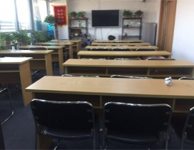 干净整齐的教室