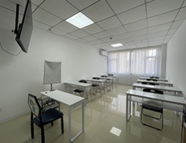明亮宽敞的教室